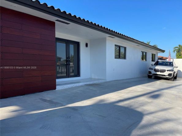 180 NW 59th Ct, Miami FL 33126