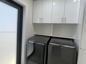 180 NW 59th Ct, Miami FL 33126