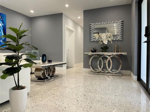 180 NW 59th Ct, Miami FL 33126