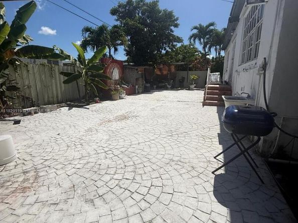 7900 SW 21st Ter, Miami FL 33155