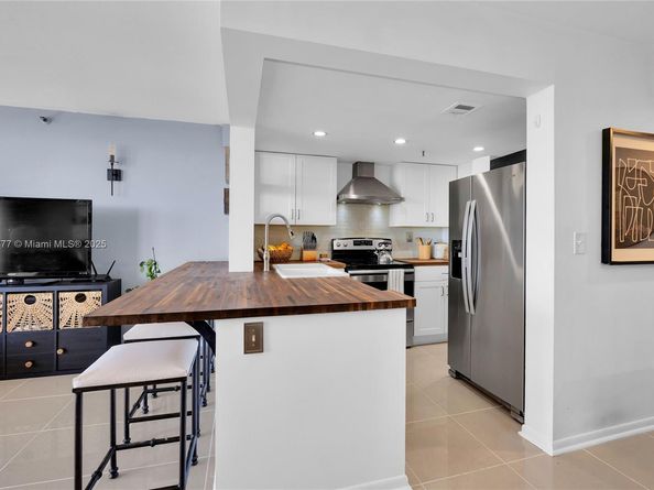 911 E Ponce De Leon Blvd 1503, Coral Gables FL 33134