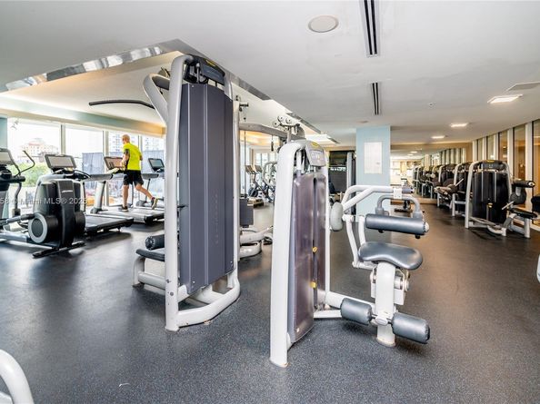 3101 Bayshore Dr 805, Fort Lauderdale FL 33304