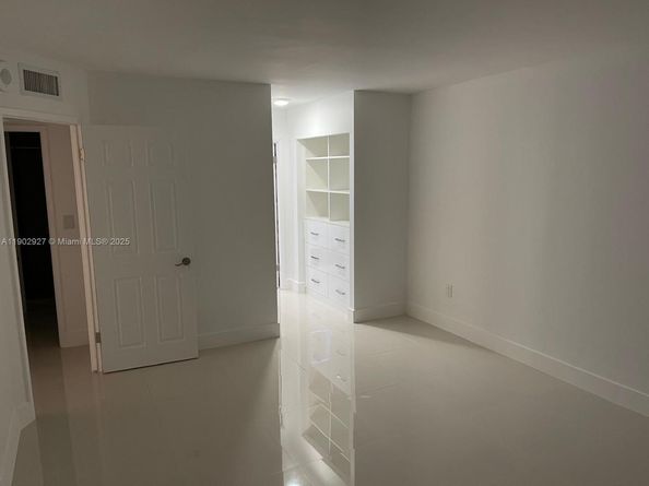 2801 NE 183rd St 1909W, Aventura FL 33160