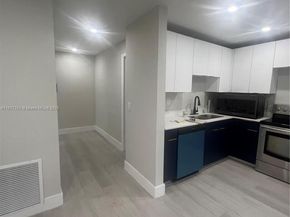 3731 SW 58th Ter, Davie FL 33314