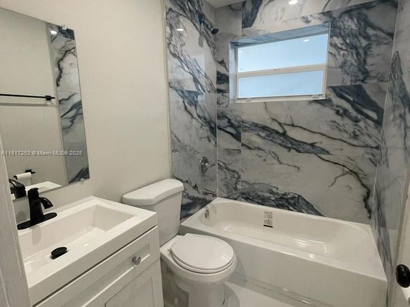 3731 SW 58th Ter, Davie FL 33314