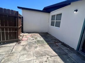 3731 SW 58th Ter, Davie FL 33314