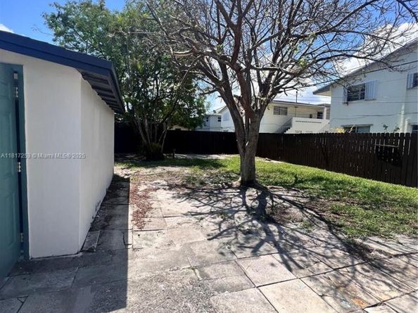 3731 SW 58th Ter, Davie FL 33314