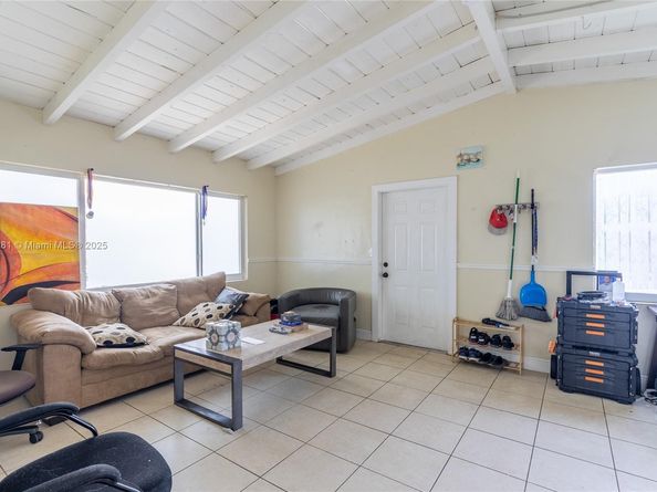 1701 NW 15th Ct, Fort Lauderdale FL 33311