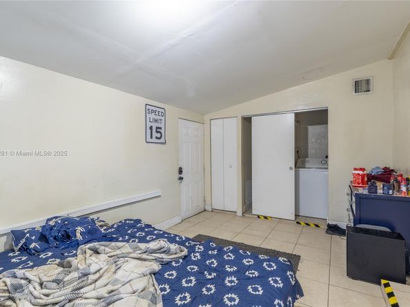 1701 NW 15th Ct, Fort Lauderdale FL 33311