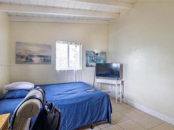 1701 NW 15th Ct, Fort Lauderdale FL 33311