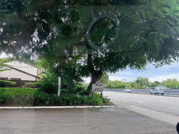 6835 SW 128th Ct, Miami FL 33183