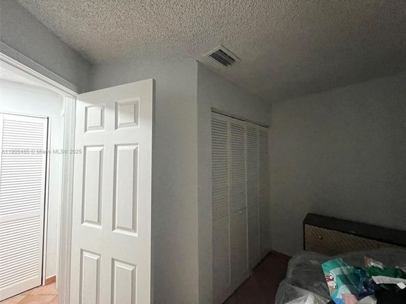 6835 SW 128th Ct, Miami FL 33183