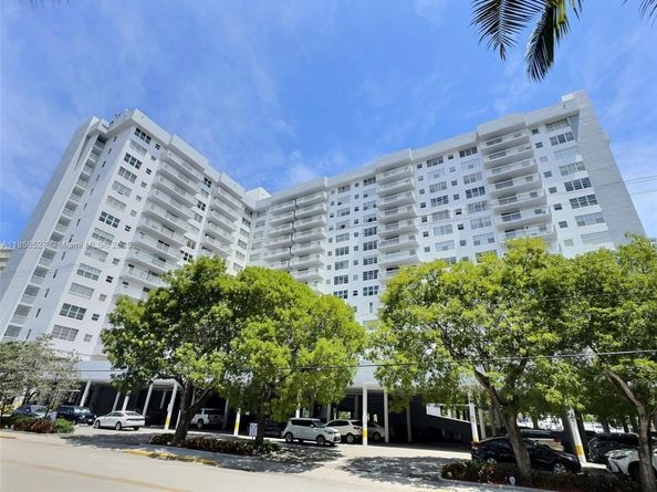 137 Golden Isles Dr 1109, Hallandale Beach FL 33009
