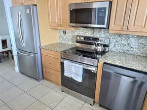 137 Golden Isles Dr 1109, Hallandale Beach FL 33009