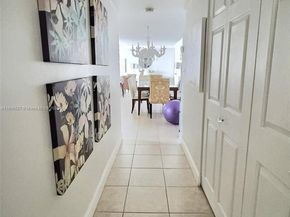 137 Golden Isles Dr 1109, Hallandale Beach FL 33009