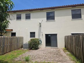 300 SE 37th Ter, Homestead FL 33033