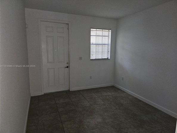 300 SE 37th Ter, Homestead FL 33033