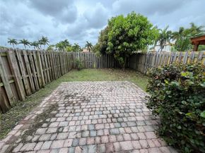 300 SE 37th Ter, Homestead FL 33033