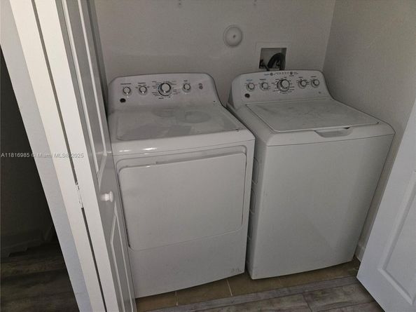 300 SE 37th Ter, Homestead FL 33033
