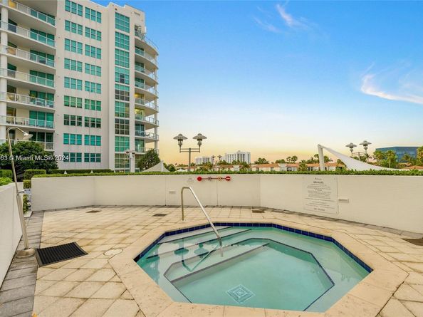 3131 NE 188th St 1609, Aventura FL 33180