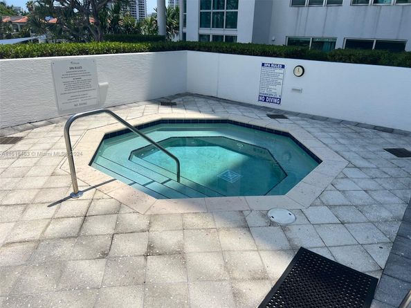 3131 NE 188th St 1609, Aventura FL 33180