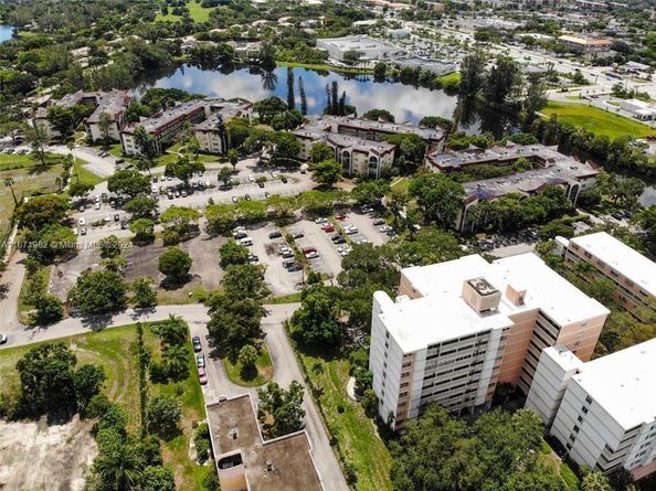 3301 Spanish Moss Ter 704, Lauderhill FL 33319