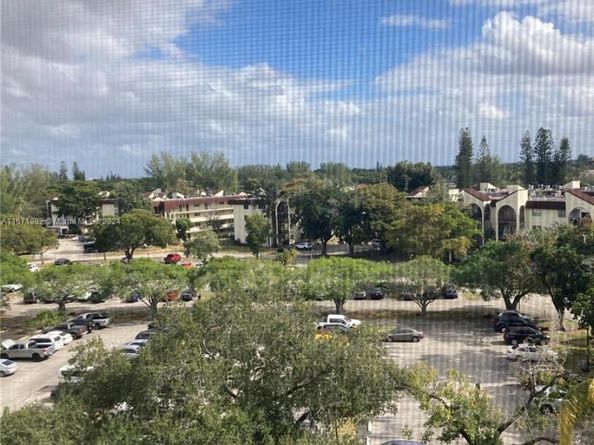 3301 Spanish Moss Ter 704, Lauderhill FL 33319