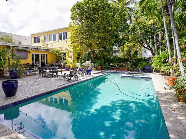 1456 SW 13TH St, Miami FL 33145