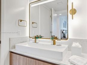 159 NE 6th St 3302, Miami FL 33132