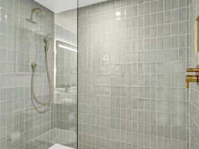 159 NE 6th St 3302, Miami FL 33132