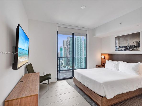 159 NE 6th St 3302, Miami FL 33132