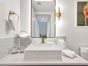 159 NE 6th St 3302, Miami FL 33132