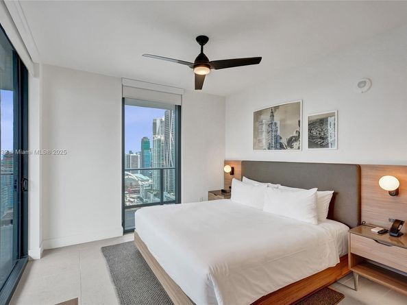 159 NE 6th St 3302, Miami FL 33132