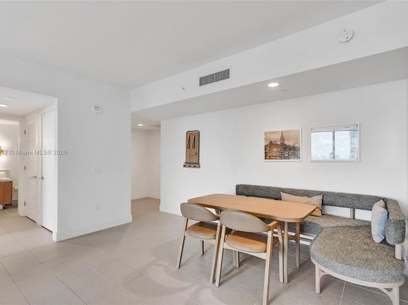 159 NE 6th St 3302, Miami FL 33132