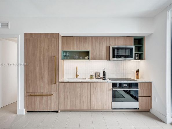 159 NE 6th St 3302, Miami FL 33132