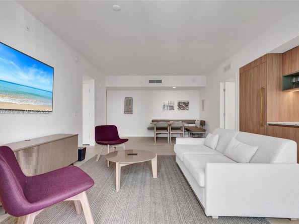 159 NE 6th St 3302, Miami FL 33132