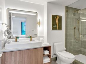 159 NE 6th St 3302, Miami FL 33132