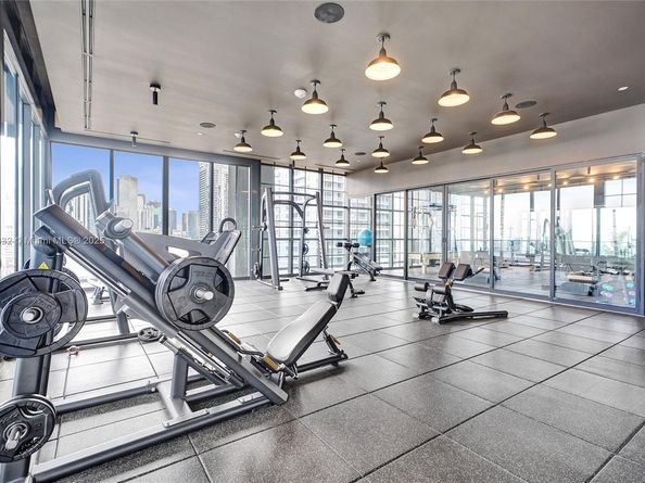 159 NE 6th St 3302, Miami FL 33132