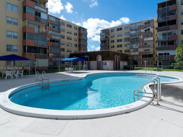 16400 NE 17th Ave 703, North Miami Beach FL 33162