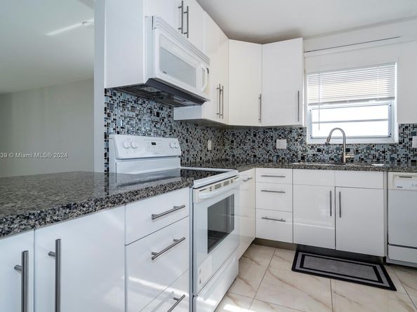 16400 NE 17th Ave 703, North Miami Beach FL 33162