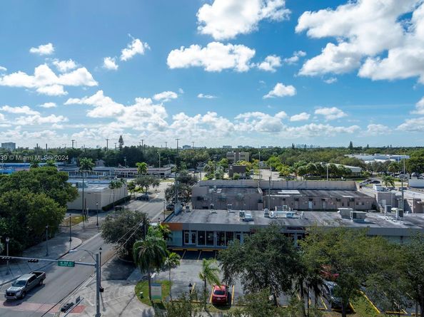 16400 NE 17th Ave 703, North Miami Beach FL 33162