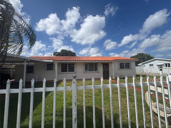 2831 NW 212th St, Miami Gardens FL 33056