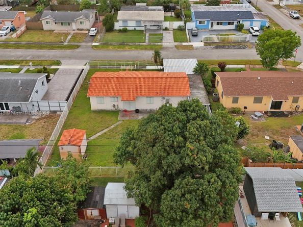 2831 NW 212th St, Miami Gardens FL 33056