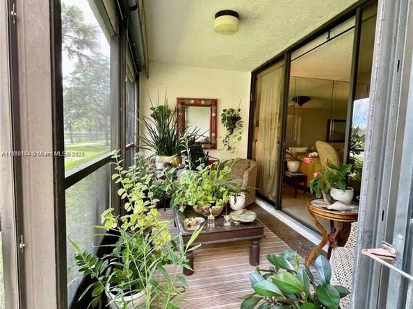 8592 W Sunrise Blvd 111, Plantation FL 33322