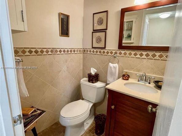 8592 W Sunrise Blvd 111, Plantation FL 33322