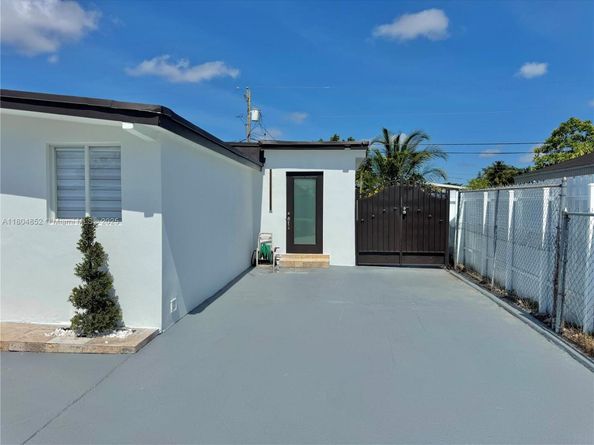 5101 SW 112th Pl, Miami FL 33165