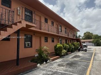 1716 NW 19th St
