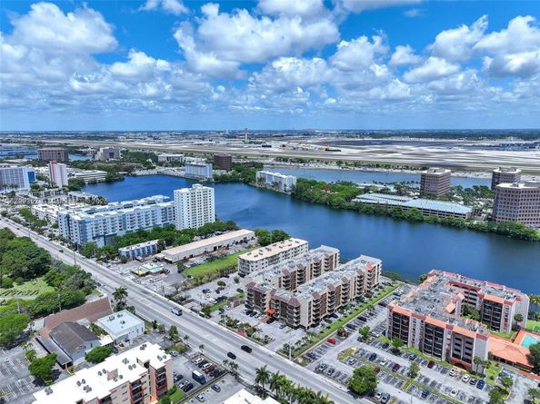 5249 NW 7th St 109, Miami FL 33126
