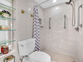 5249 NW 7th St 109, Miami FL 33126