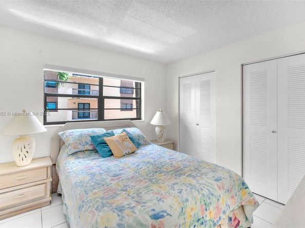 5249 NW 7th St 109, Miami FL 33126